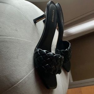 BRAIDED BLACK “EXPRESS” SQUARE TOE HEELS